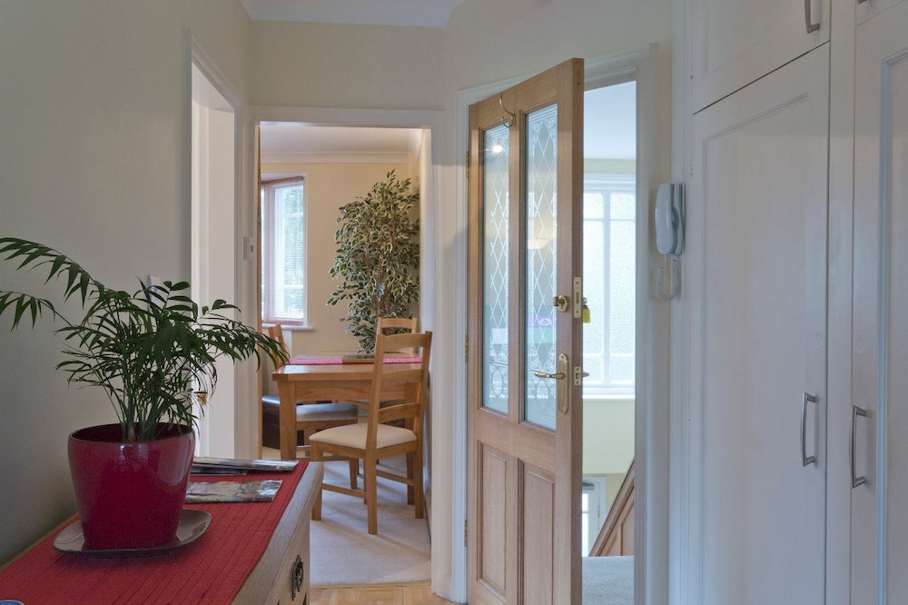 Poplar House Serviced Apartments 18/27