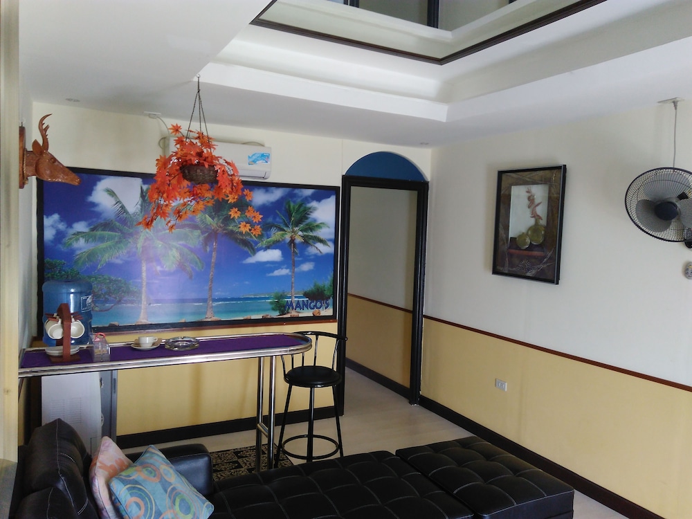 Mango's Beachfront Resort 51/69