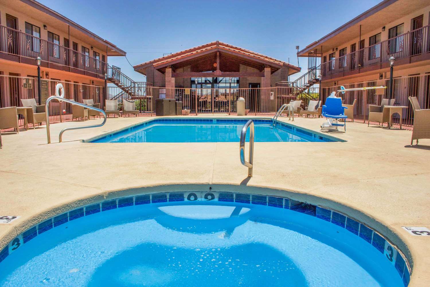 Quality Inn Benson I-10 Exit 304 47/49