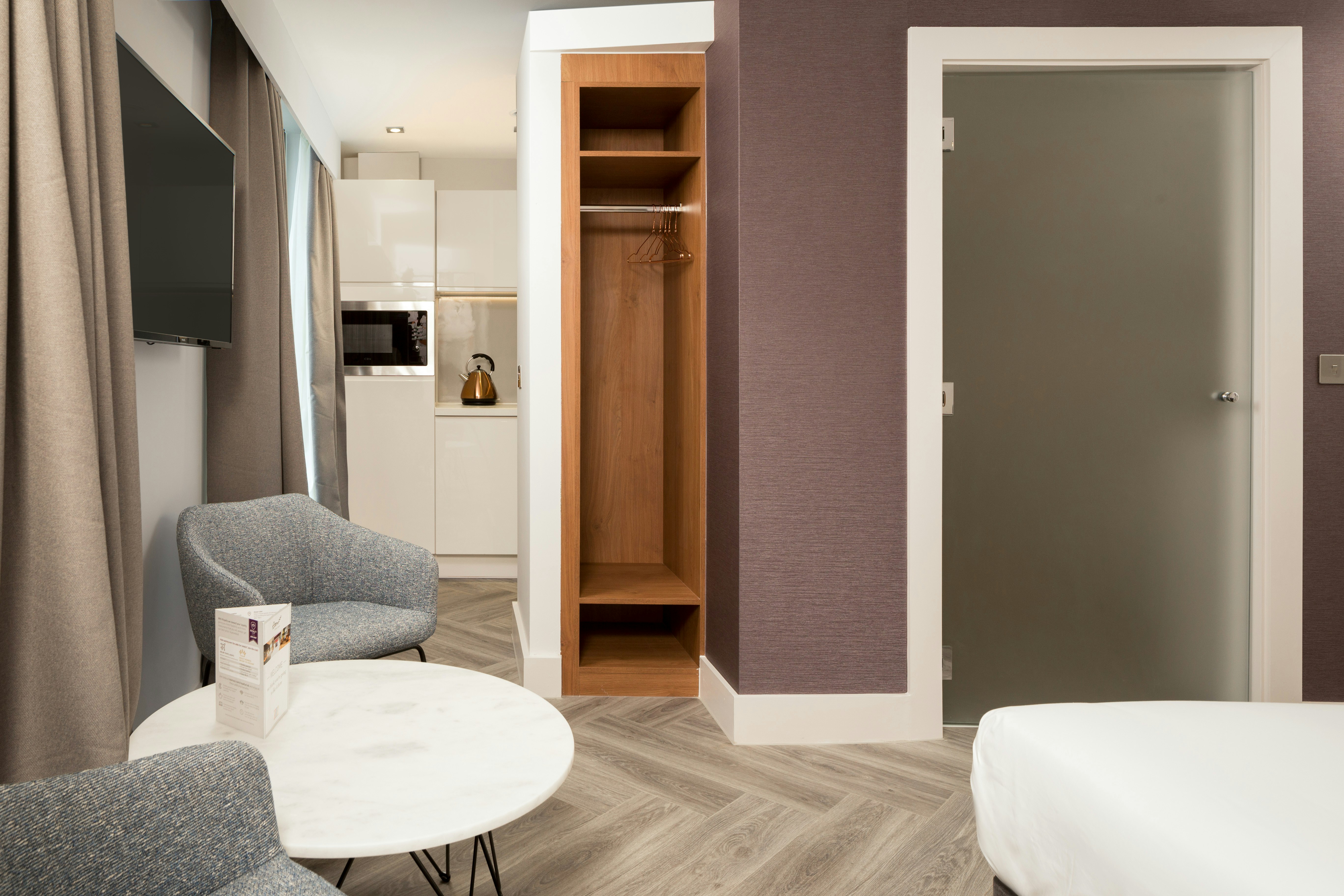 Roomzzz London Stratford 18/18