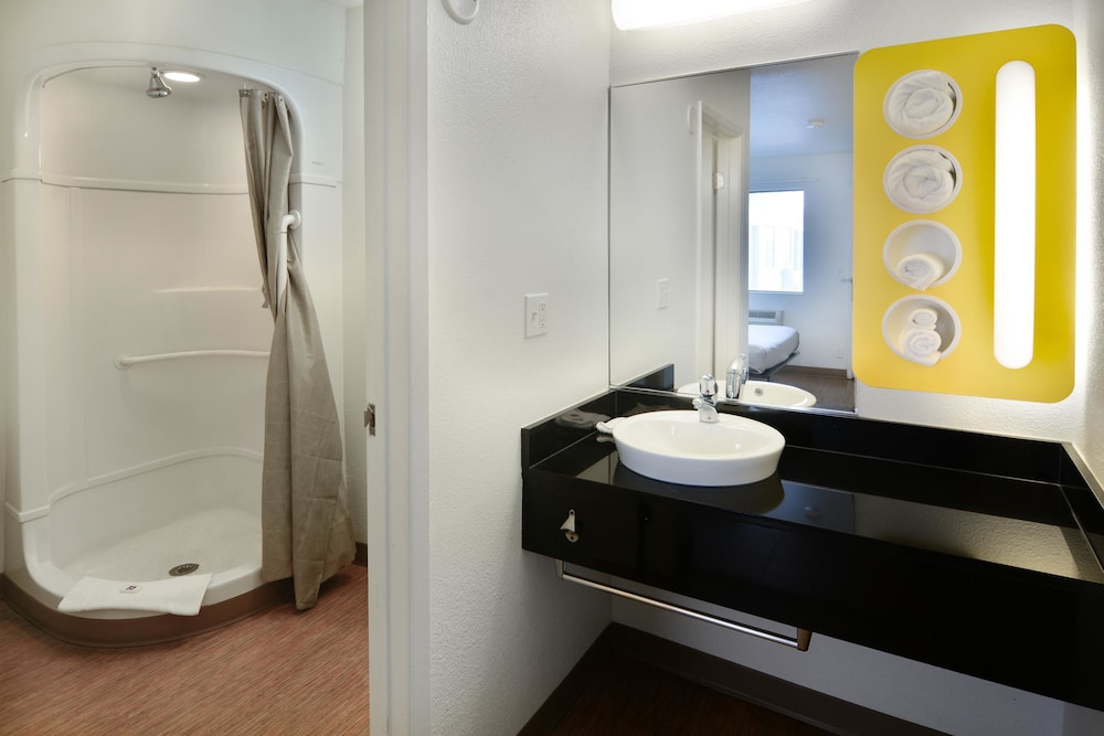 Motel6 Galveston, TX 32/59