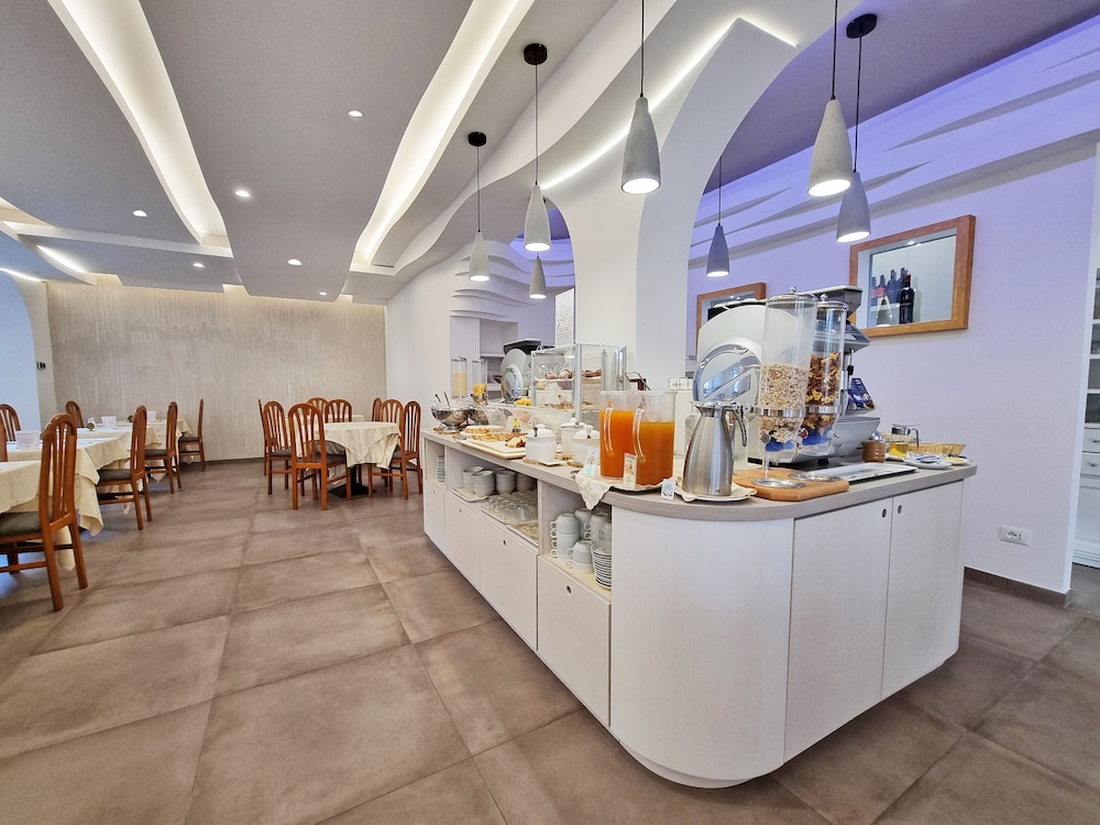 Hotel Montemerlo 3/50