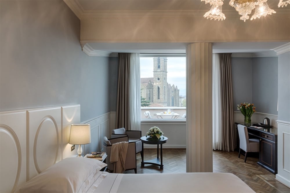 Plaza Hotel Lucchesi 13/50