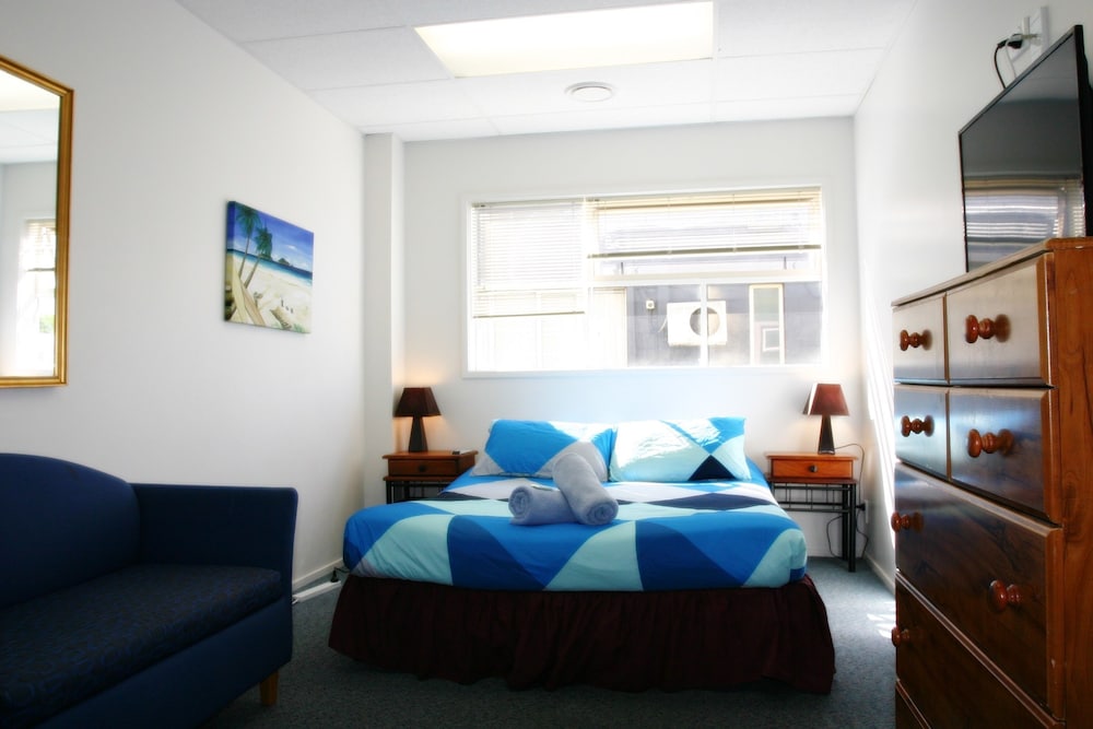 Backpackers Central Hamilton 18/34