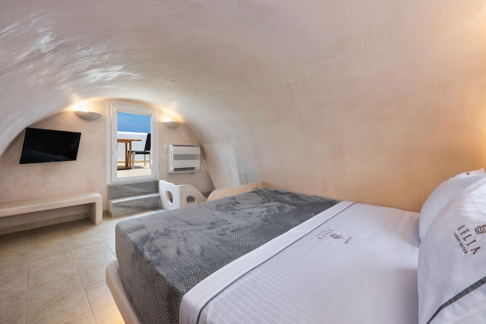 Aelia Luxury Suites 23/50