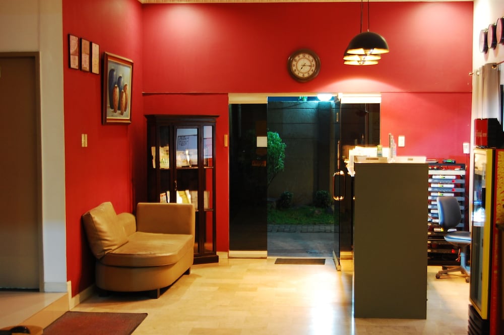 Rumi Apartelle Hotel 4/24