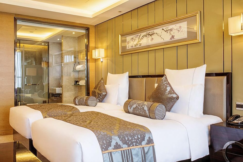 EXECUTIVE, TWIN BEDS