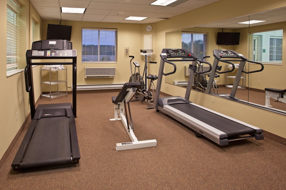 Holiday Inn Express Cleveland-Vermilion 17/36