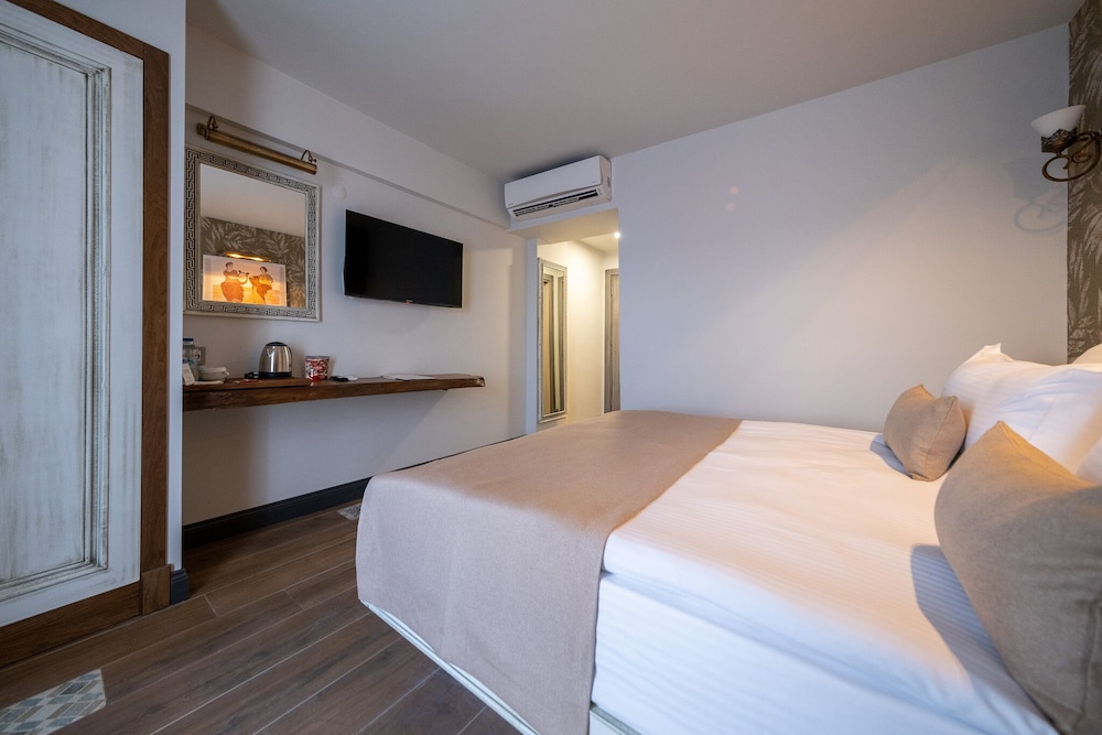 Assos Troy Port Hotel 6/47