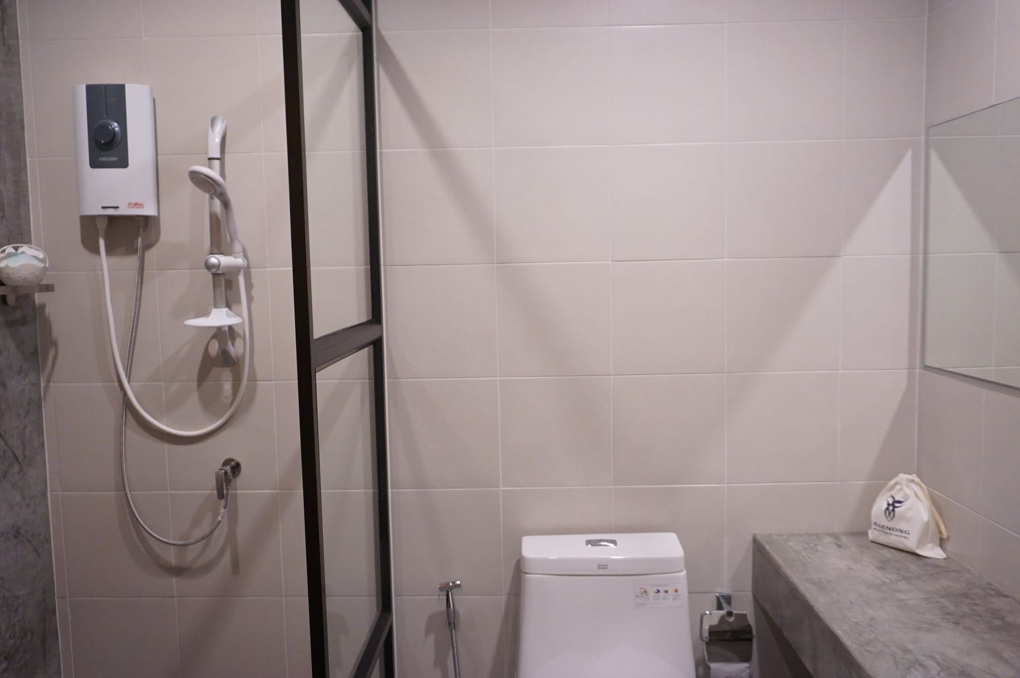 غرفة ديلوكس بسرير مزدوج، Raenong Boutique Hotel 5/6