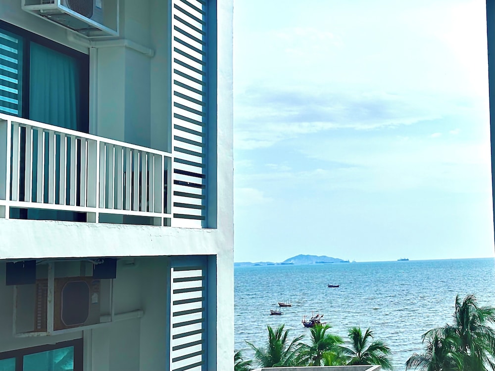 The SunSet Bangsaen Hotel 5/50