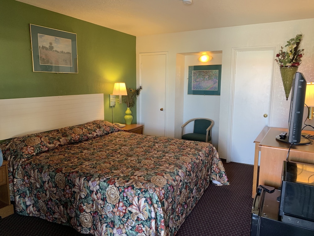 Budget Inn and Suites El Centro 10/34
