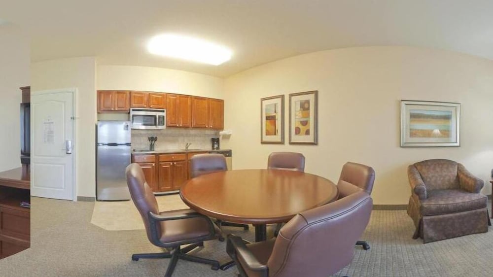 Staybridge Suites Lafayette Airport 49/63
