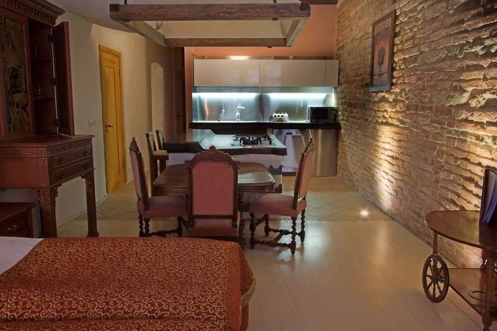 St Olav Hotel 58/72