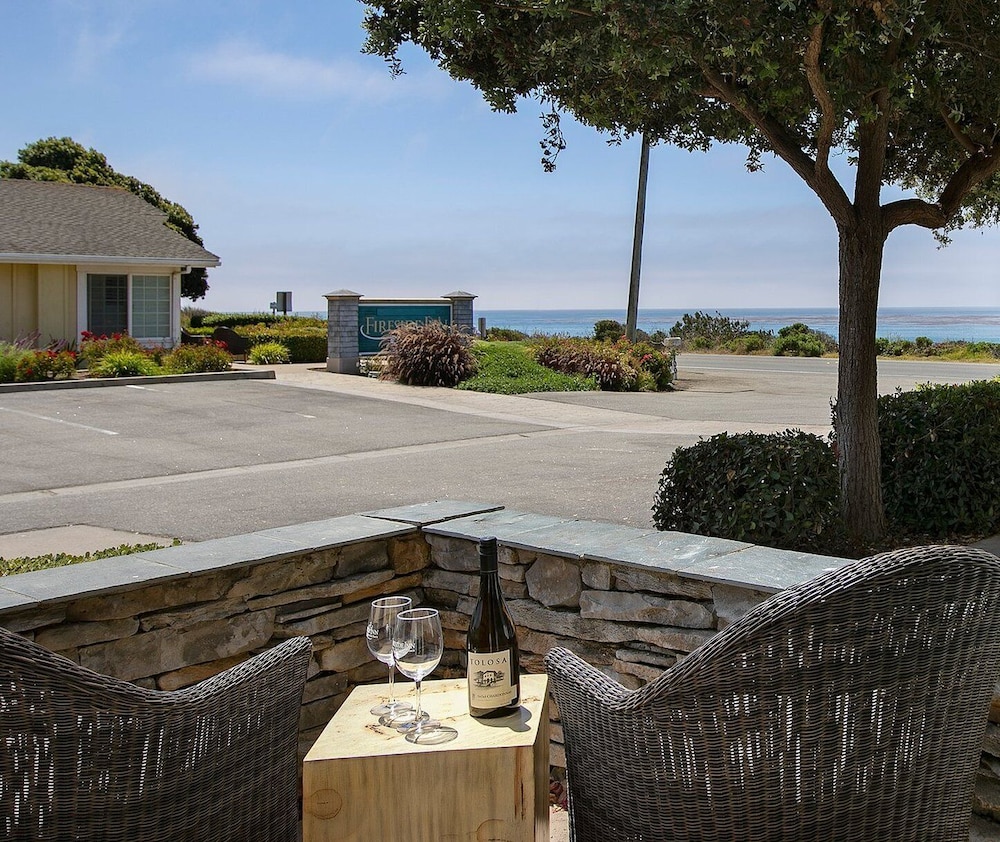 Fireside Inn On Moonstone Beach 20/39