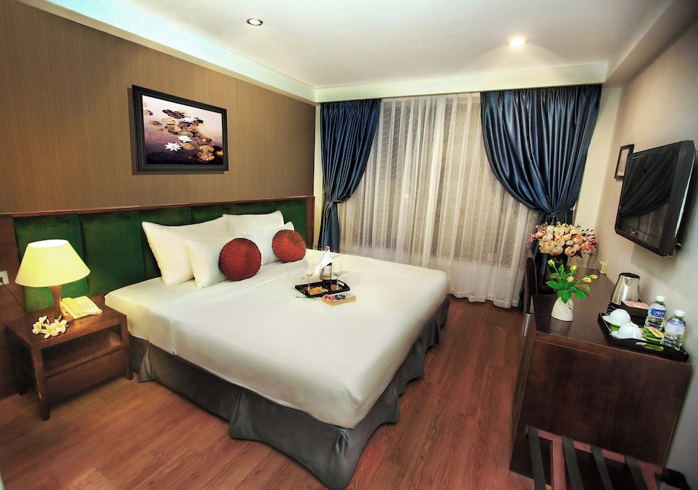 Aviary Hanoi Hotel and Travel 9/41