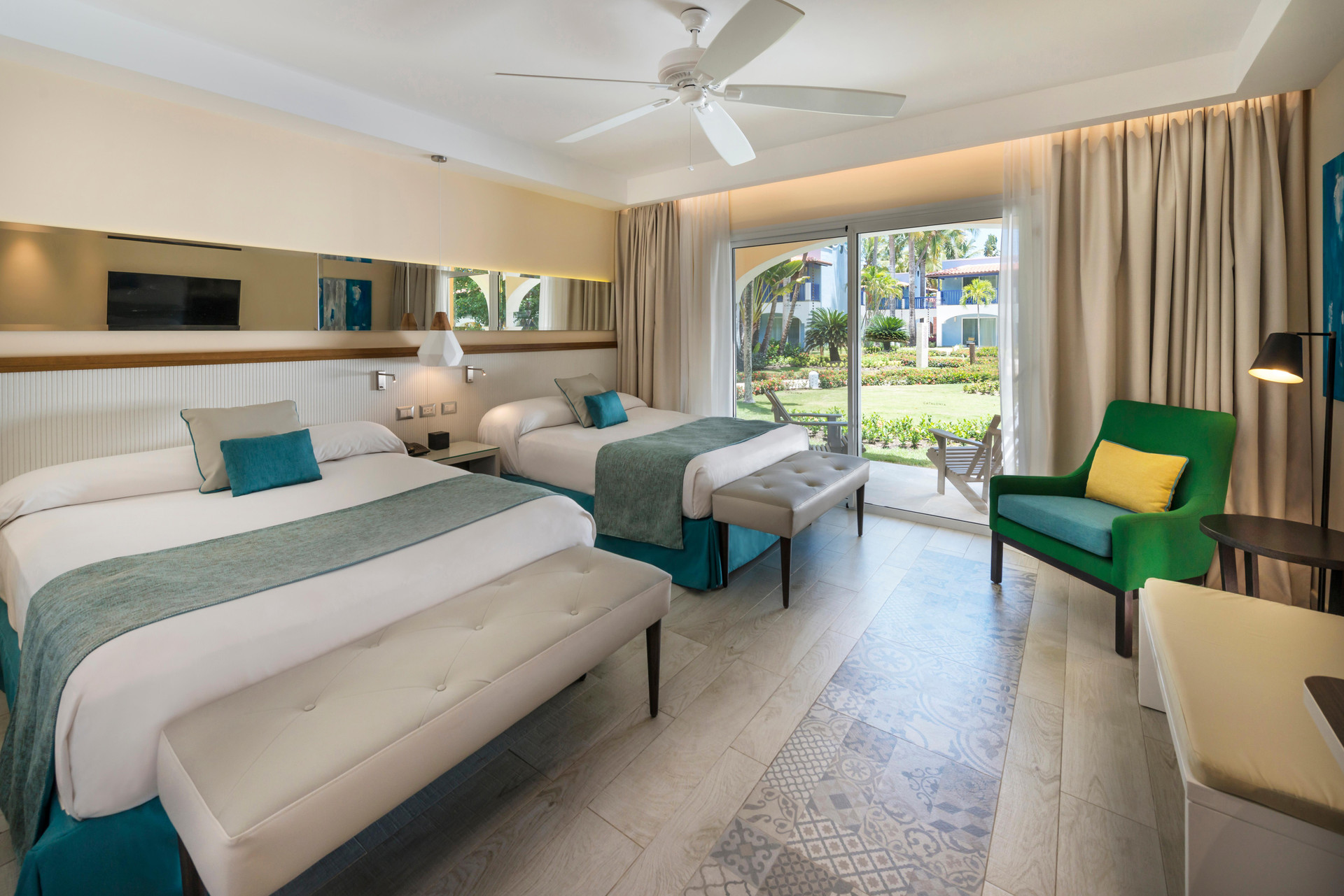 Deluxe, Double Bed, with View