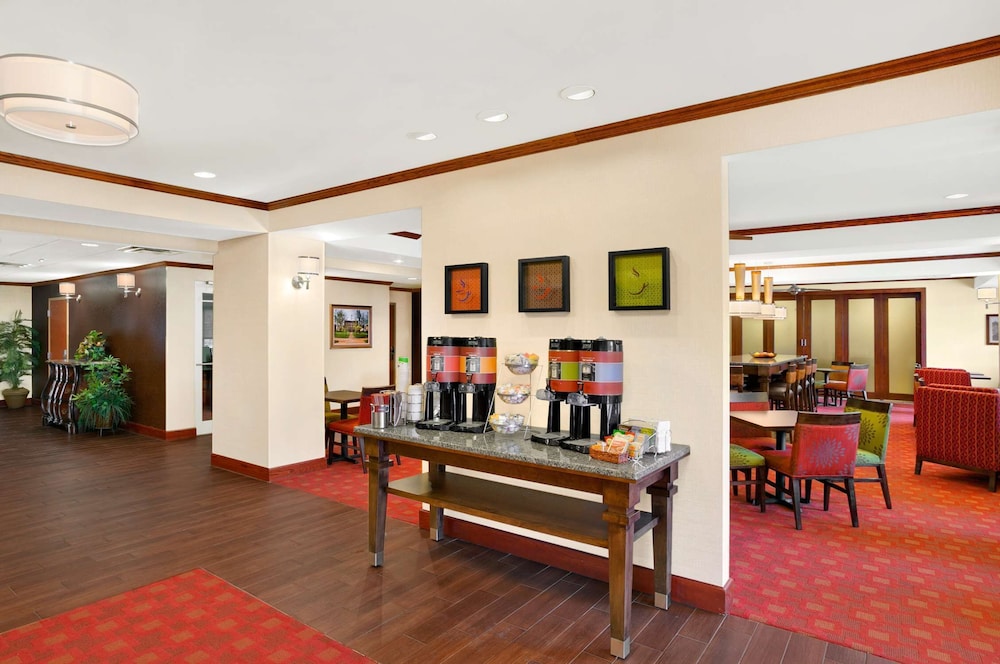 Hampton Inn Athens, OH 21/39