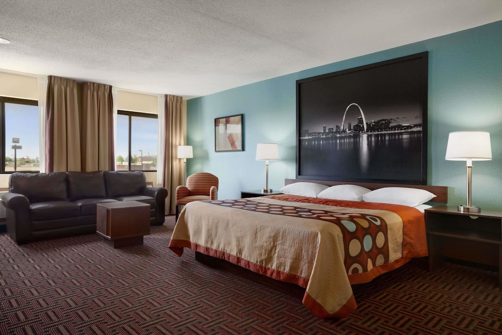 Super 8 by Wyndham Fairview Heights-St. Louis 3/25