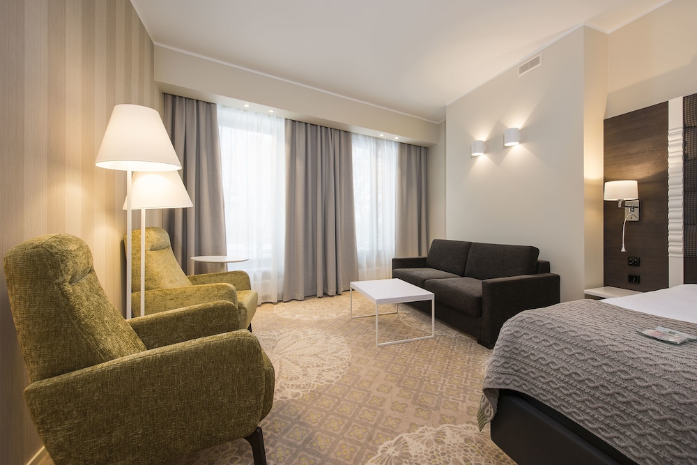 Lydia Hotel 17/70