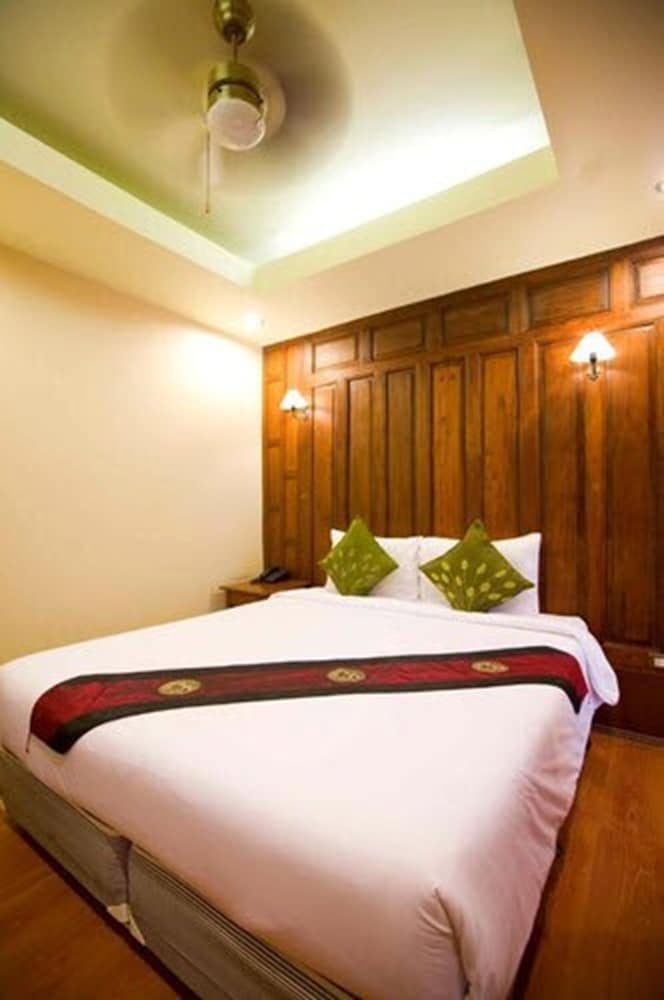 Lamphu Tree House Boutique Hotel 19/70