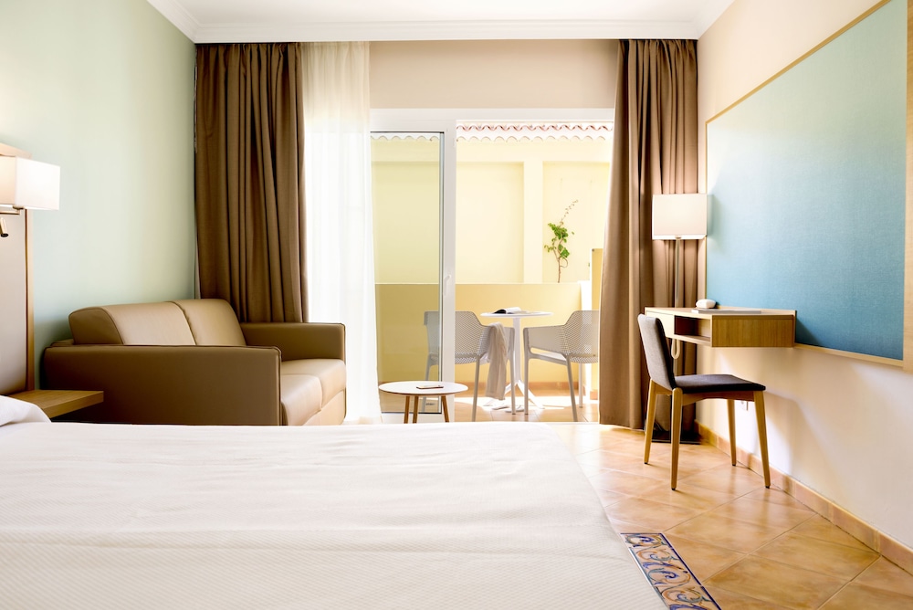 R2 Buganvilla Hotel and Spa 15/33