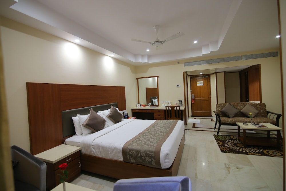 Oyo Premium Suryabagh 18/50