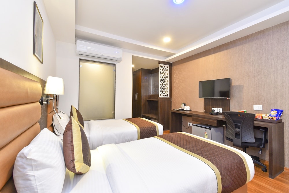 Hotel Sun City Plaza 12/48
