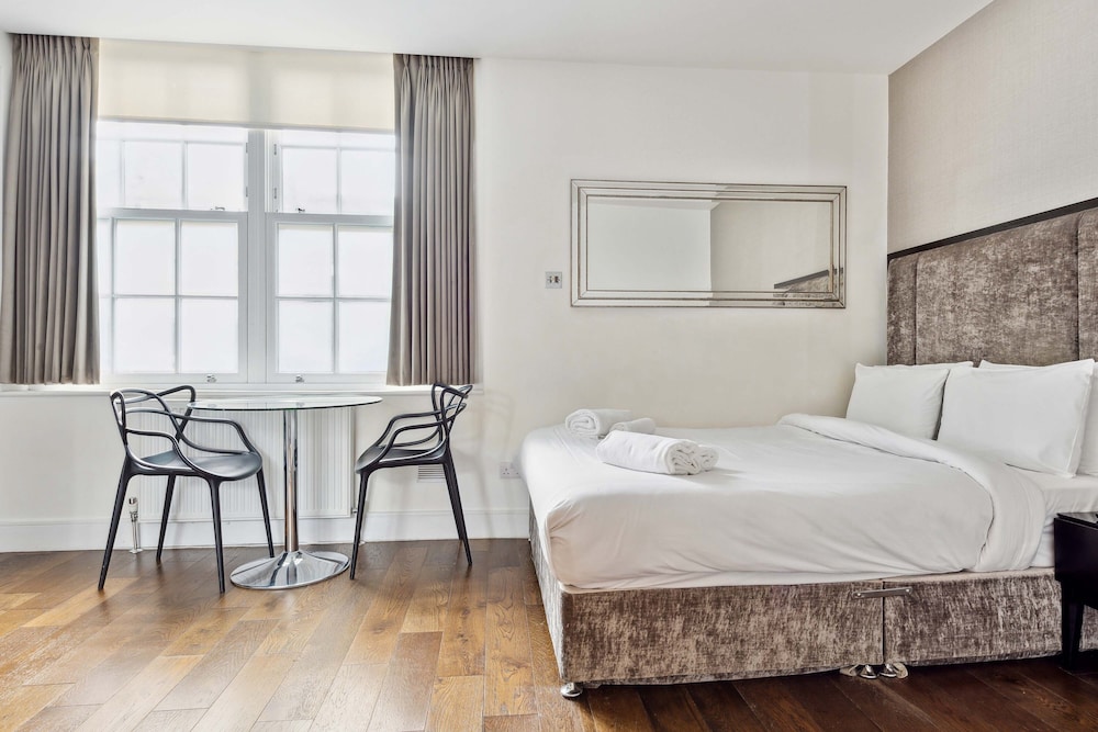 Valet Apartments Golden Square 3/22