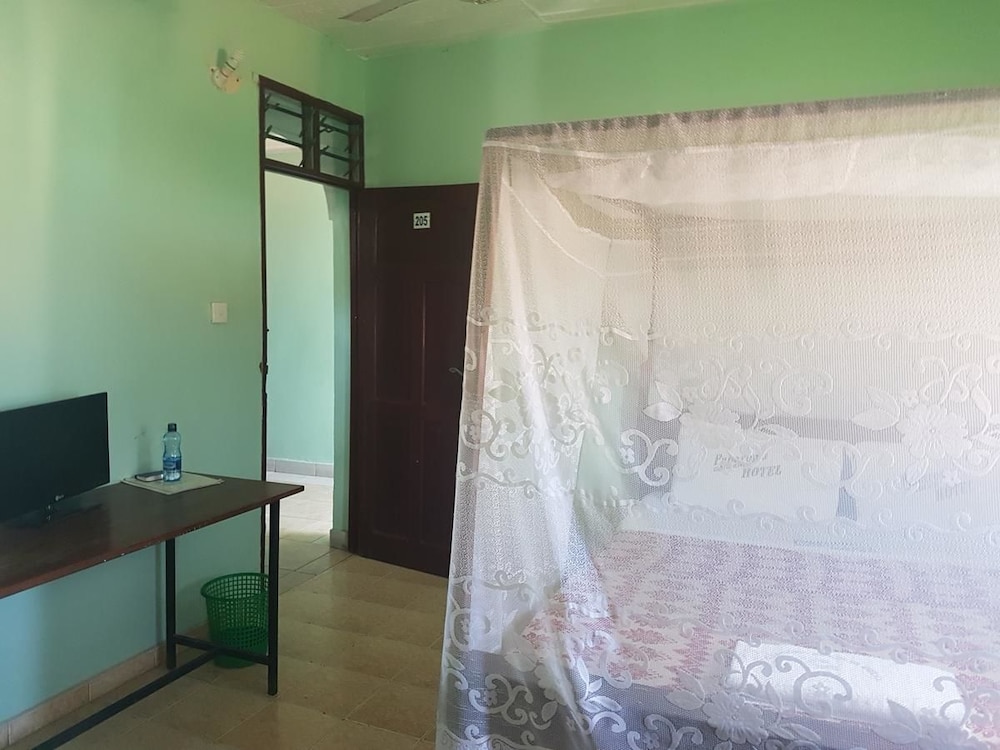 Panaroma Gardens Hotel Mombasa 7/17