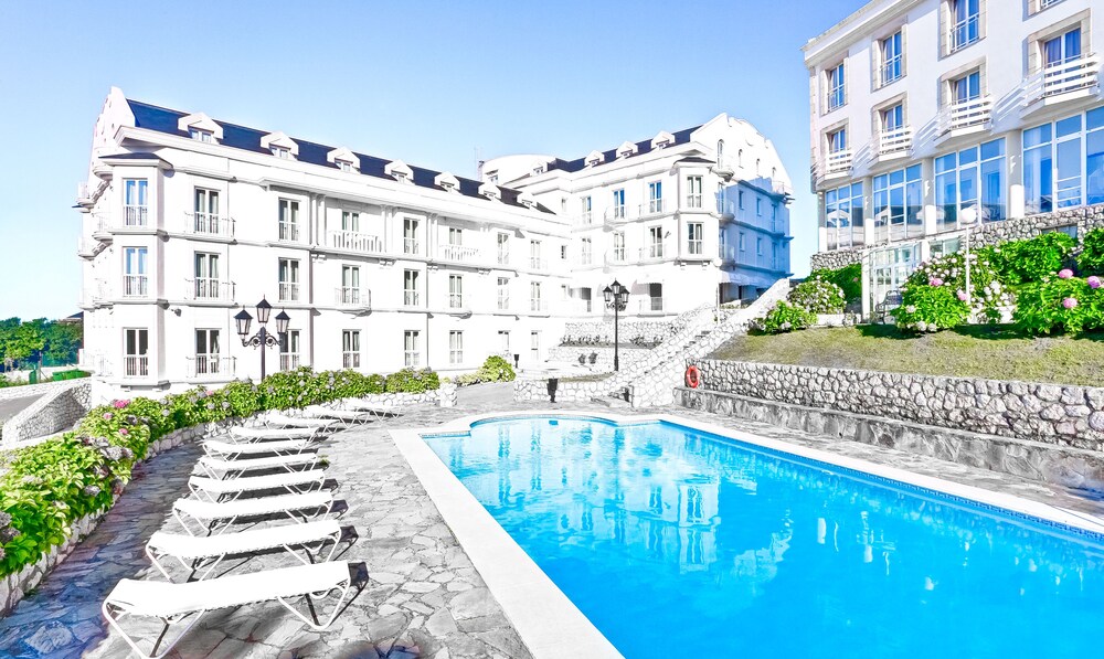 Gran Hotel Suances 33/34