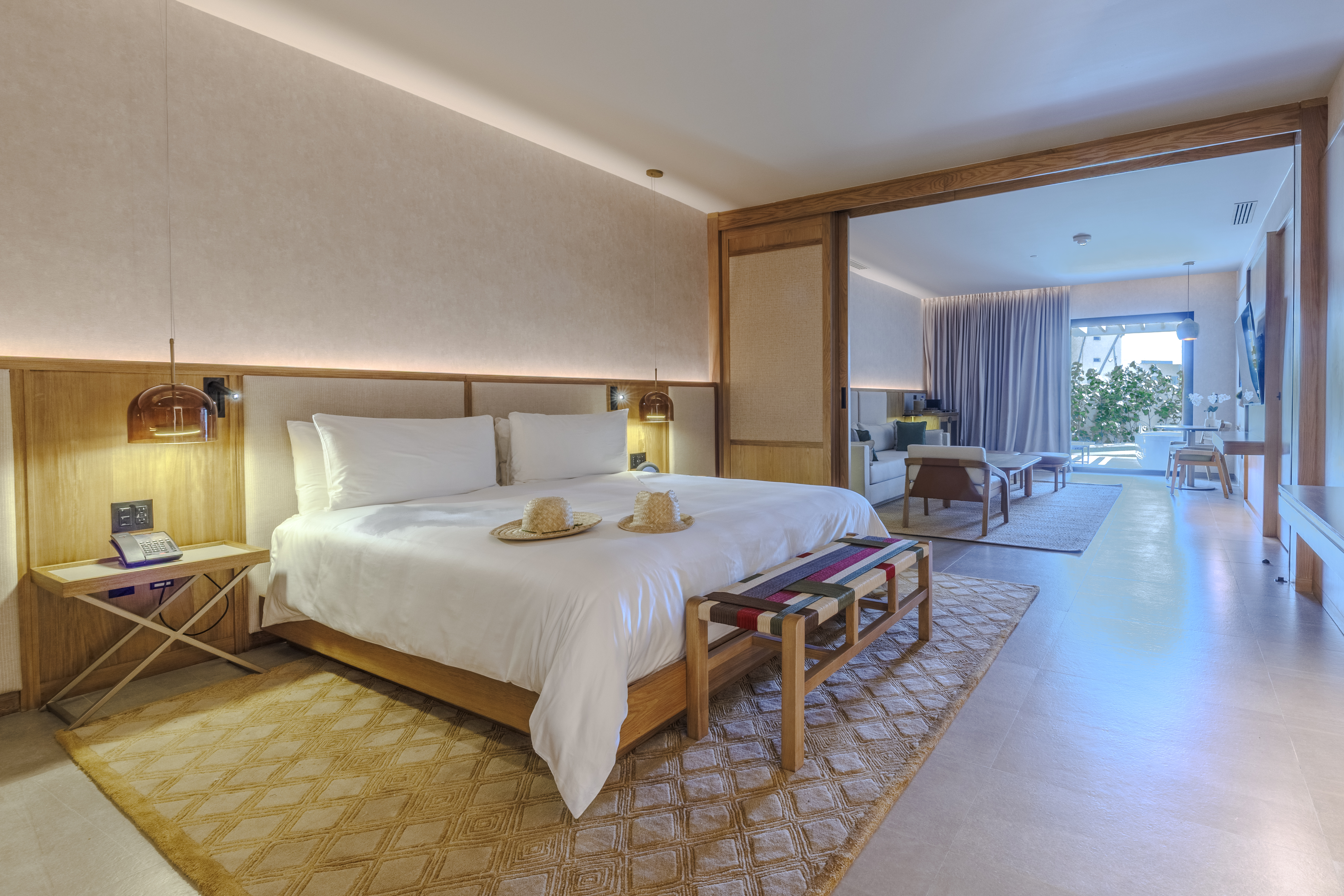 2 Bedrooms, Swim Up, Suite
