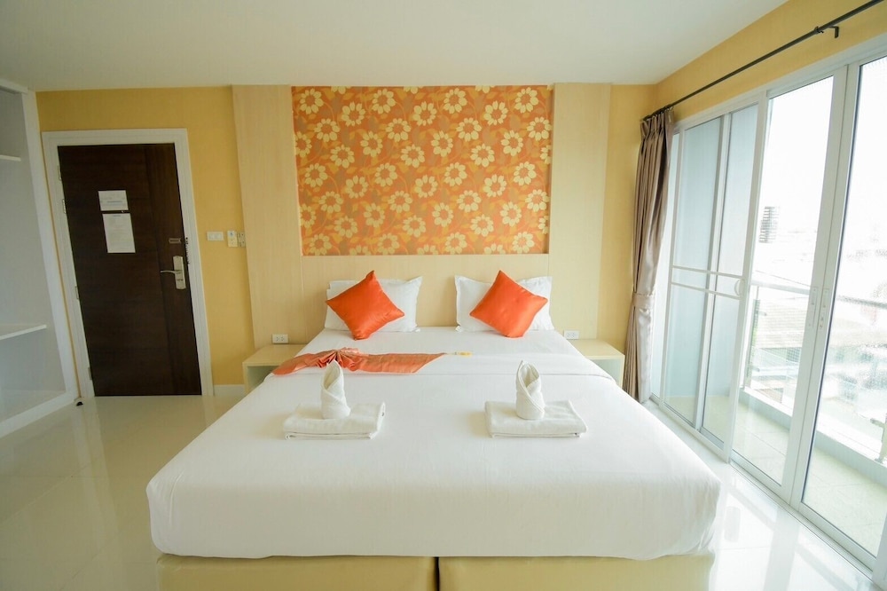 Family Hotel 12/45