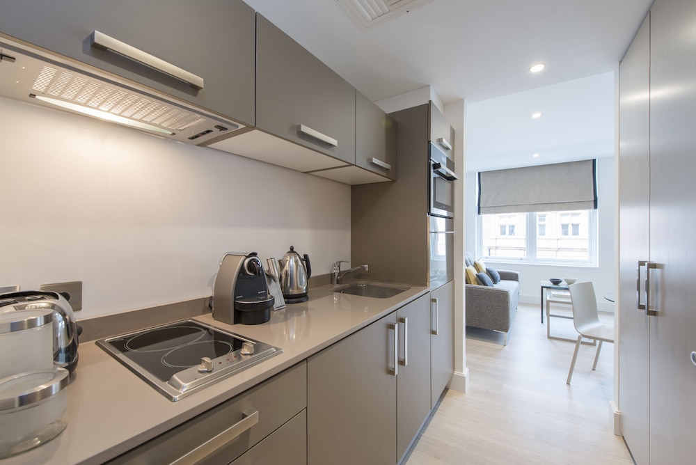 The Rosebery 38/41