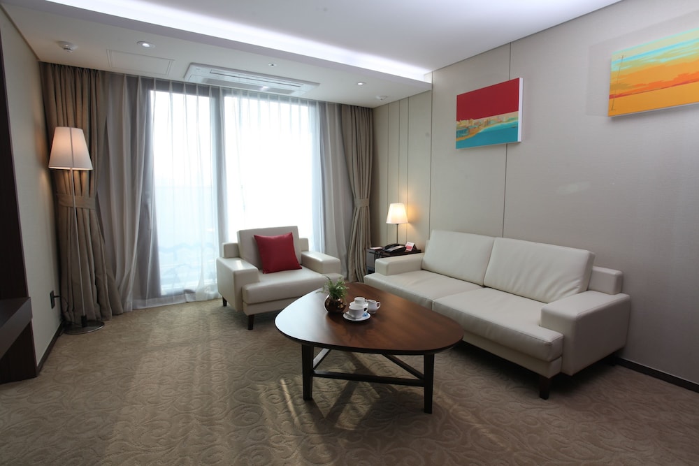 Ramada by Wyndham Jeju Hamdeok 47/70