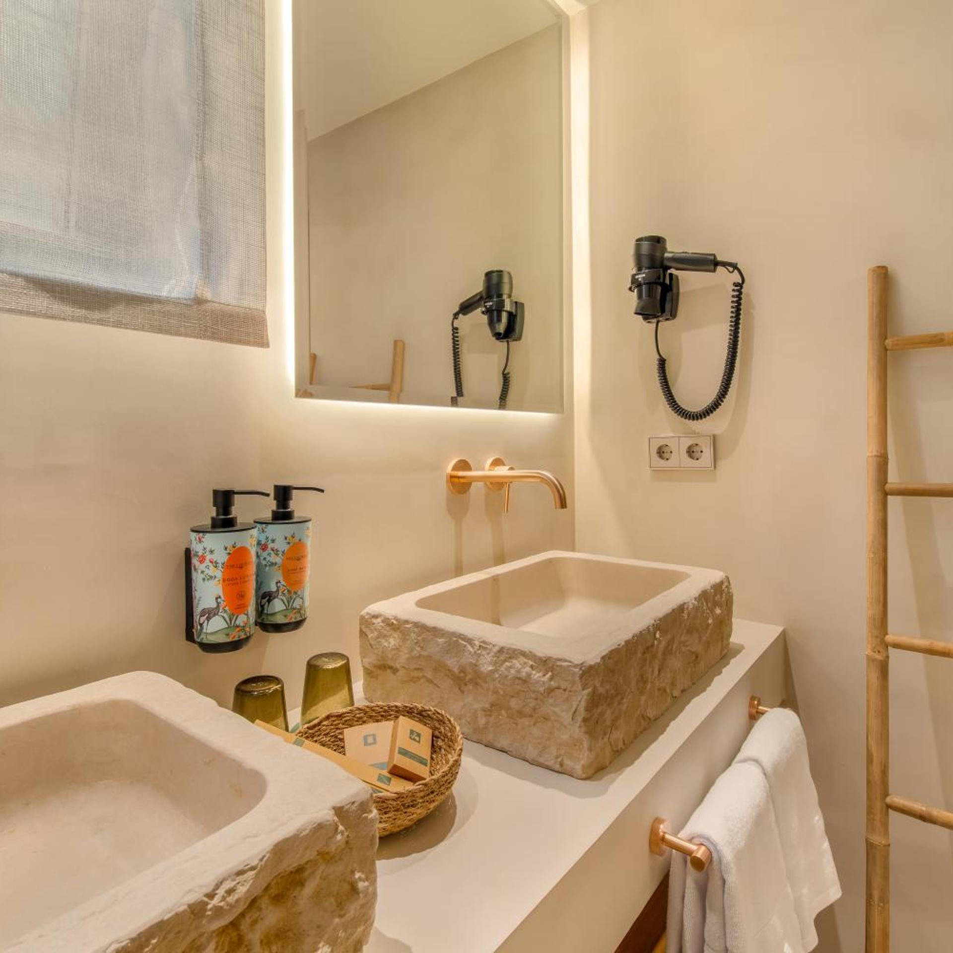 Suites by Miramar 45/50