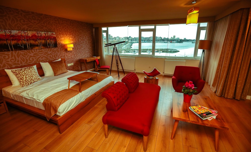 Melek Hotels Moda 48/62