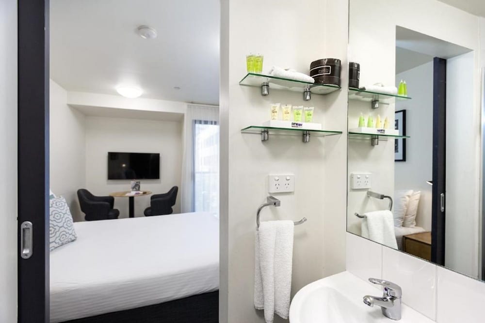 Quality Apartments North Melbourne 31/54