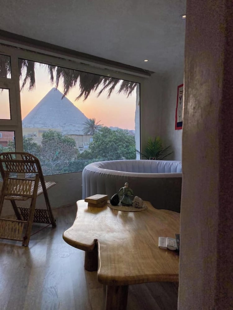 3 Pyramids View Inn 37/47