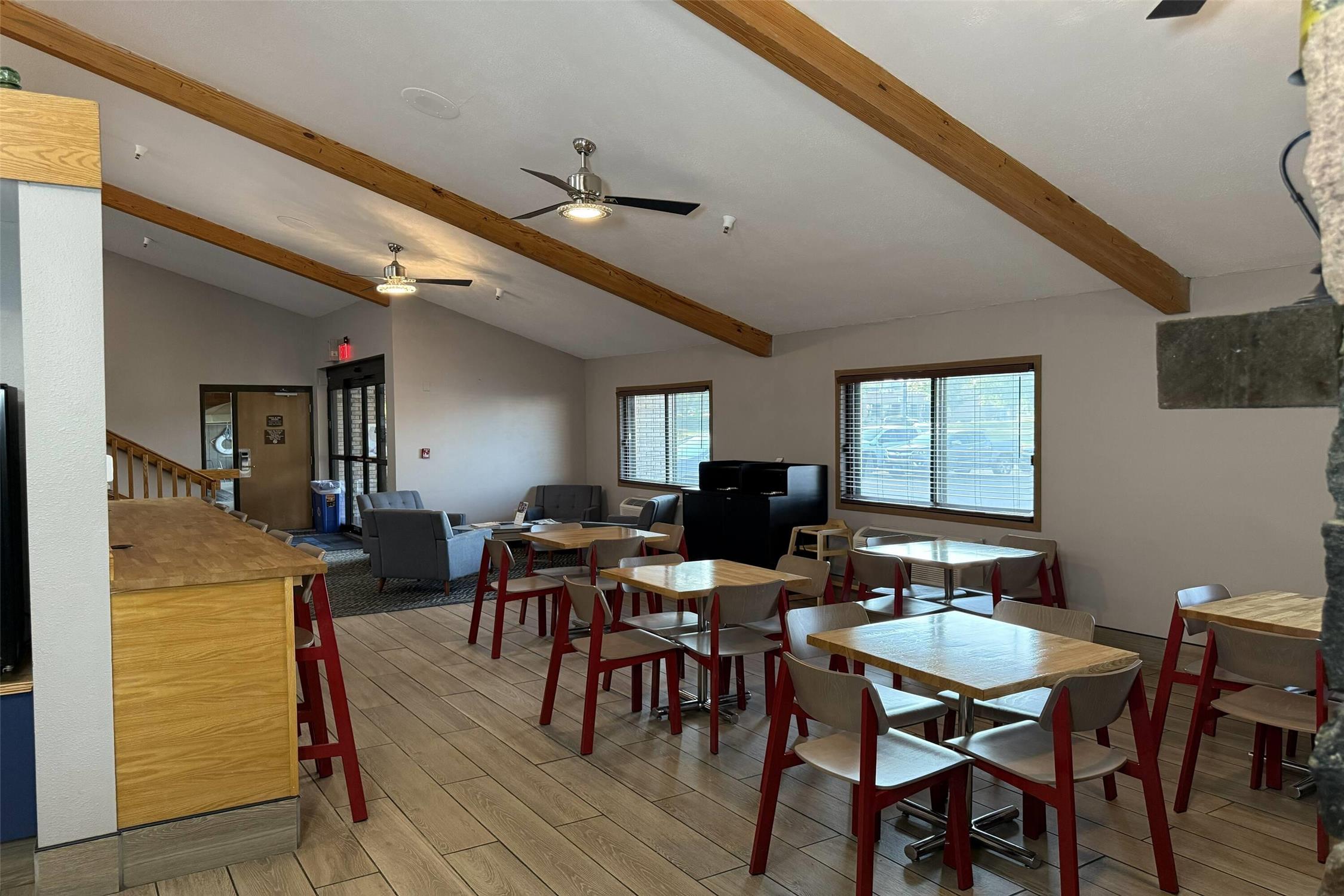 AmericInn by Wyndham Sioux Falls 30/38