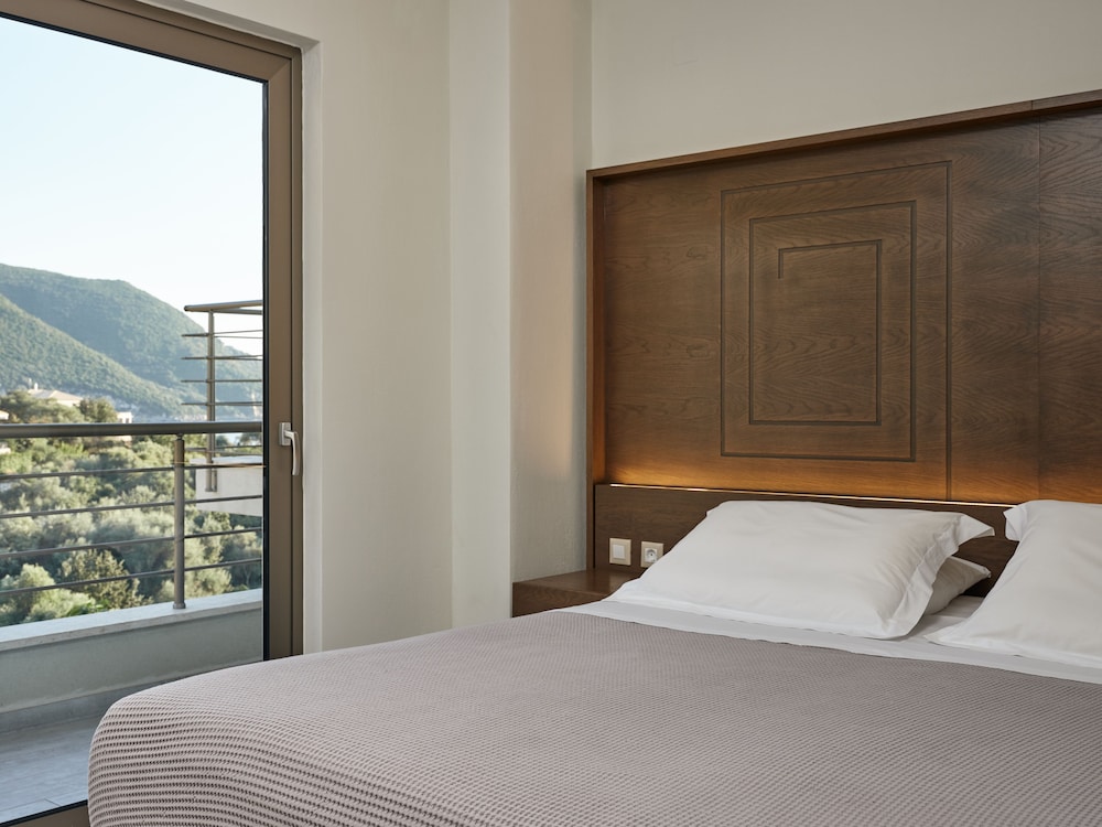 Prima Vista Beachfront Boutique Hotel 12/60