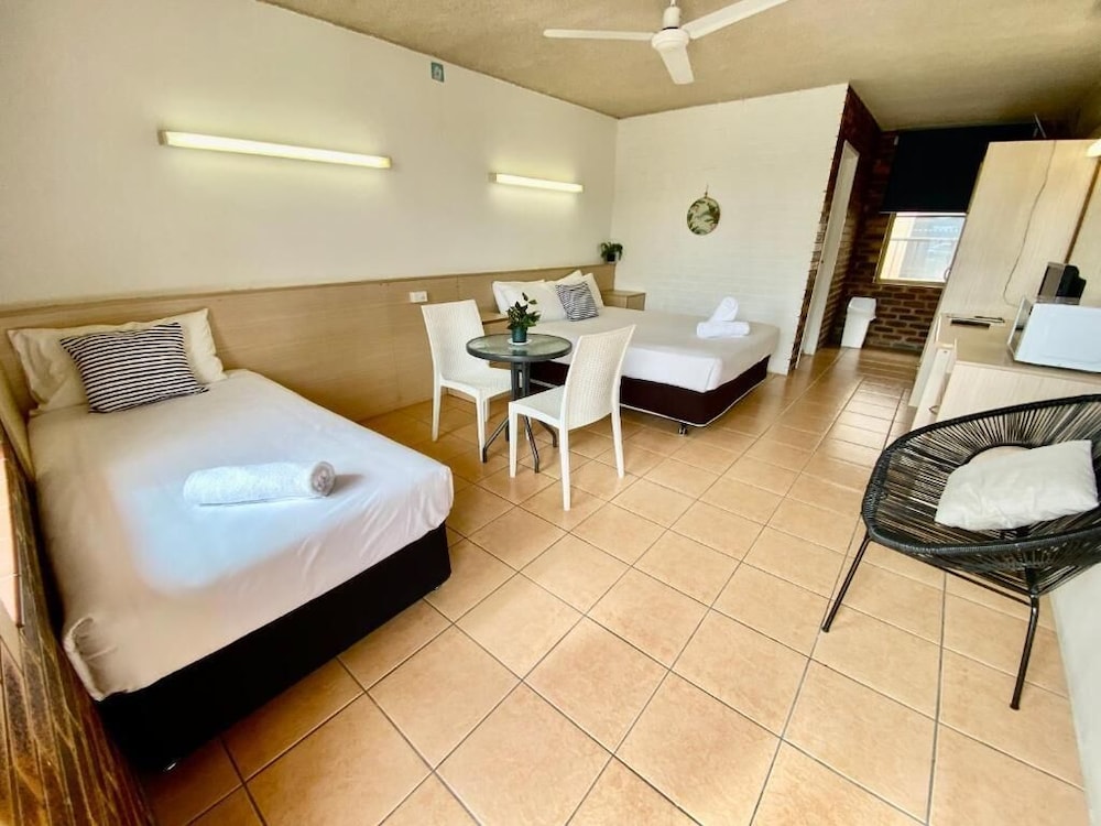Camden Motor Inn 32/57