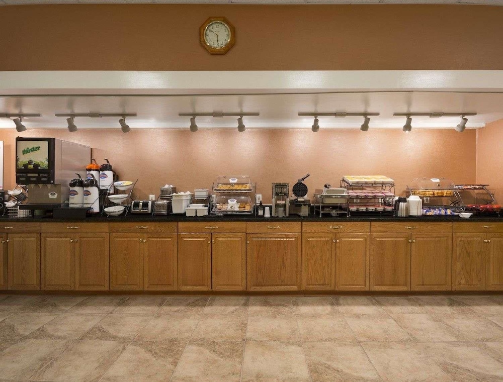 Baymont By Wyndham Salem Roanoke Area 7/25