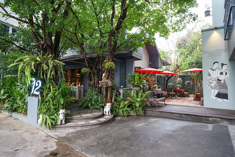 At Pingnakorn Nimman 63/75