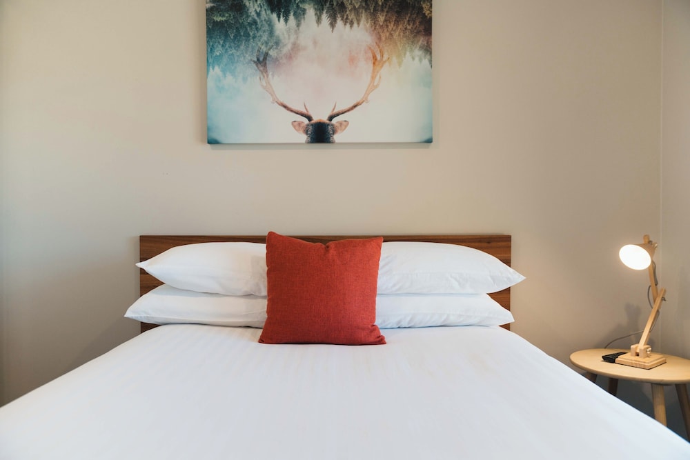 West End Motor Lodge 38/57