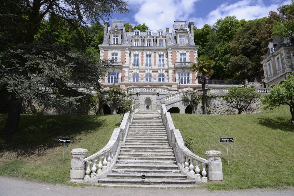 Art Hotel Rochecorbon 64/74