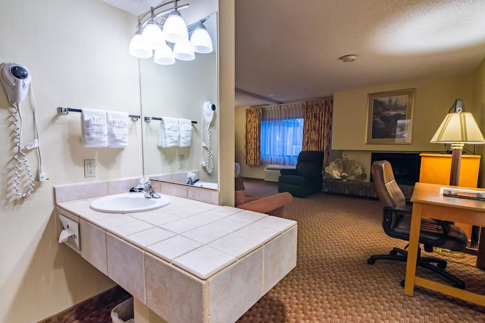 SureStay Plus Hotel by Best Western Reno Airport 39/91