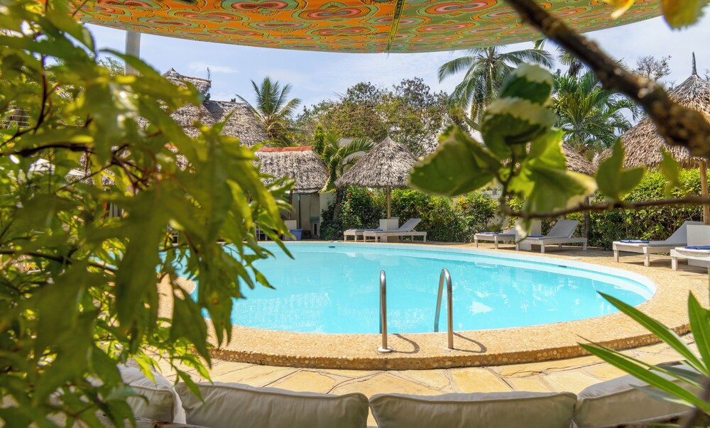AESTUS VILLAS RESORT 46/50