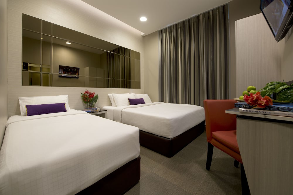 V Hotel Bencoolen 30/54