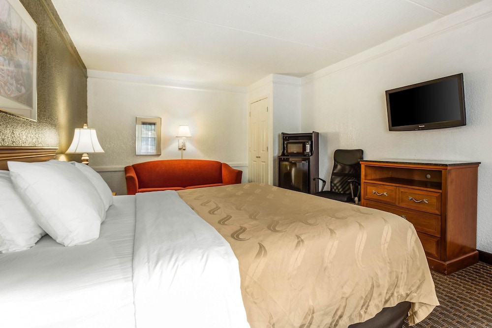 Quality Inn Charlotte Airport 11/39